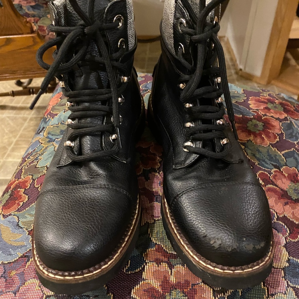 Nautica Black Booties Sz 8 VGUC 😊😊